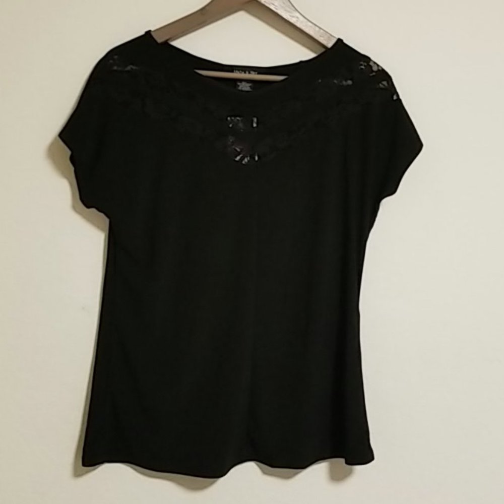 🌻 Adele & May Black Top with net design